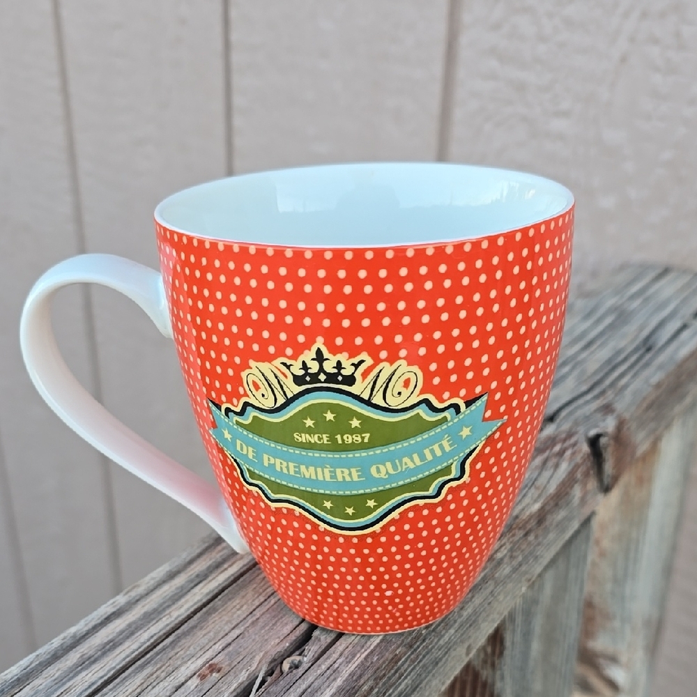 Royal Classics Polka Dot bone China Mug / "Since 1987 de premiere qualite."